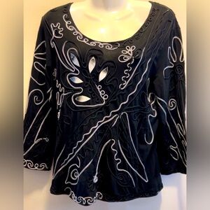 NWOT Lauren Michelle’s Women's embroidered  petite large size tunic top
